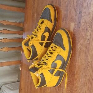 Mens Nike Sneakers size 13